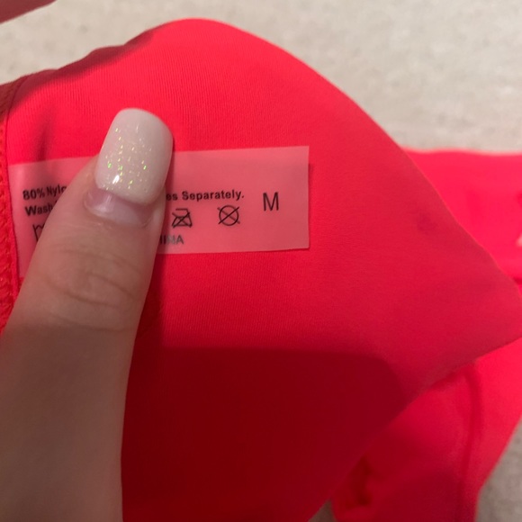 Bikini - Picture 5 of 5